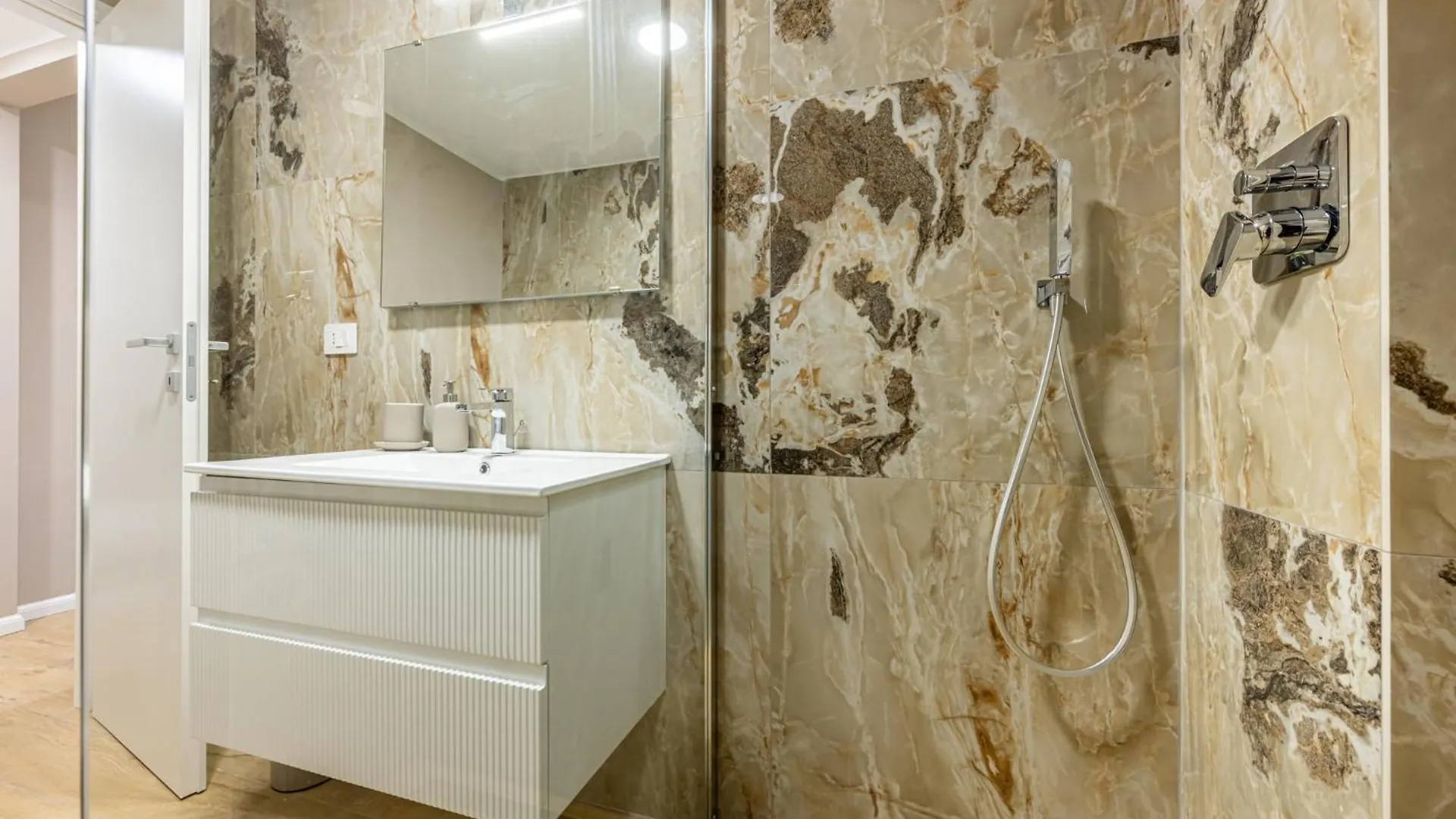 Serenity Suite - 17Min Duomo - M2 Gorla Milan Apartment